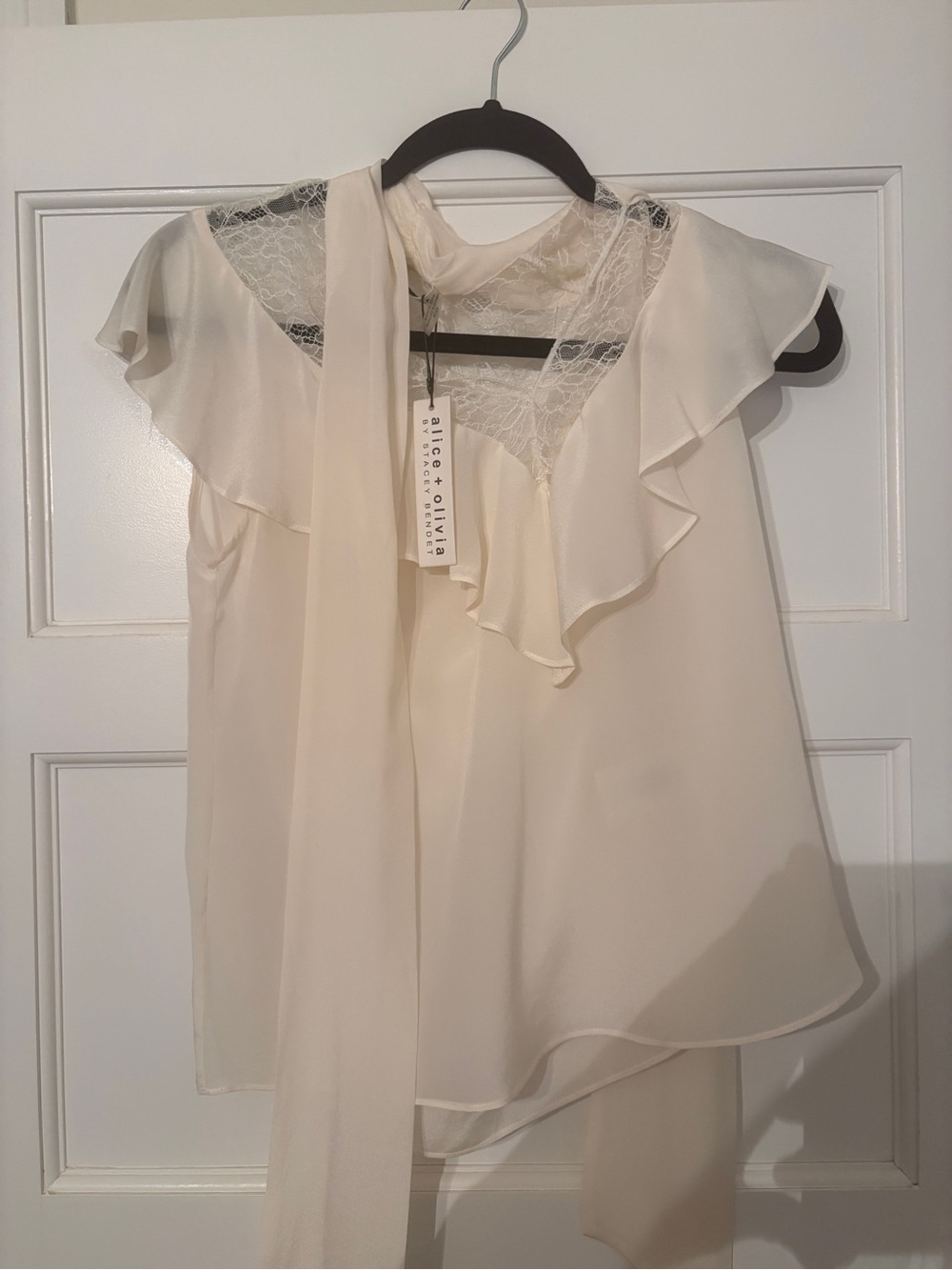 NWT Alice + Olivia Off White Blouse